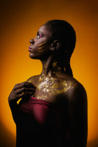 Mulher negra em foto artistica