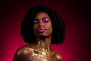 Mulher negra em foto artistica